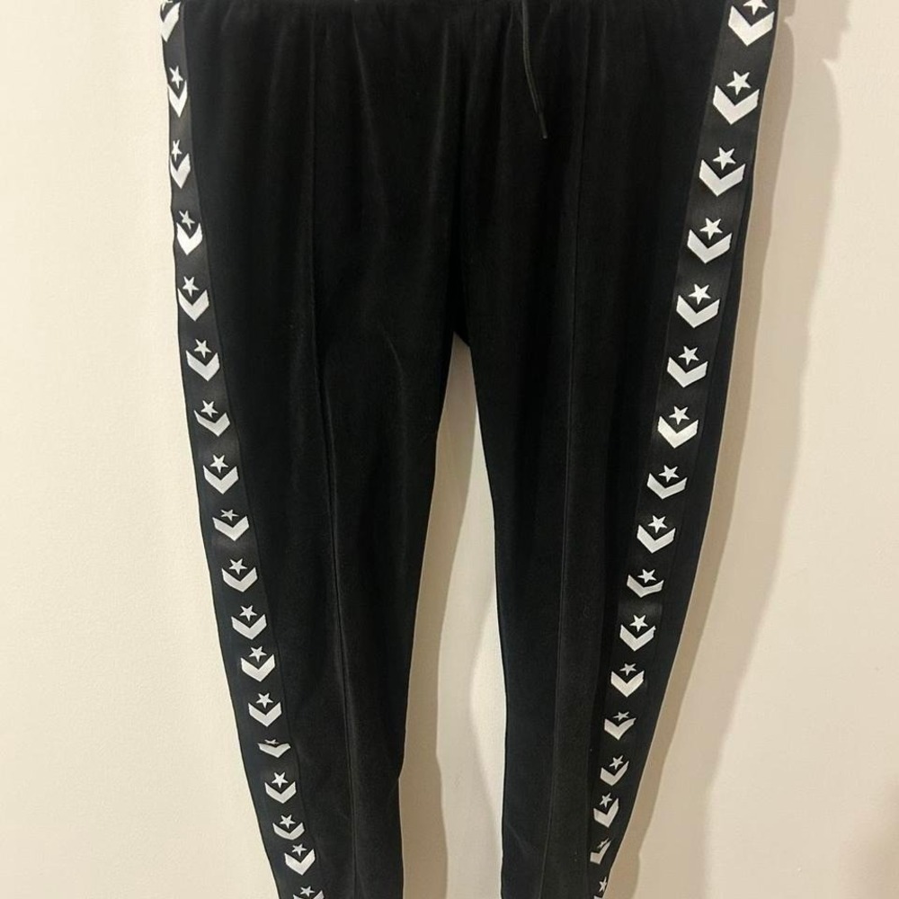 Converse black velour sweatpants with white chevron stripe. Size M 10-12 yearS